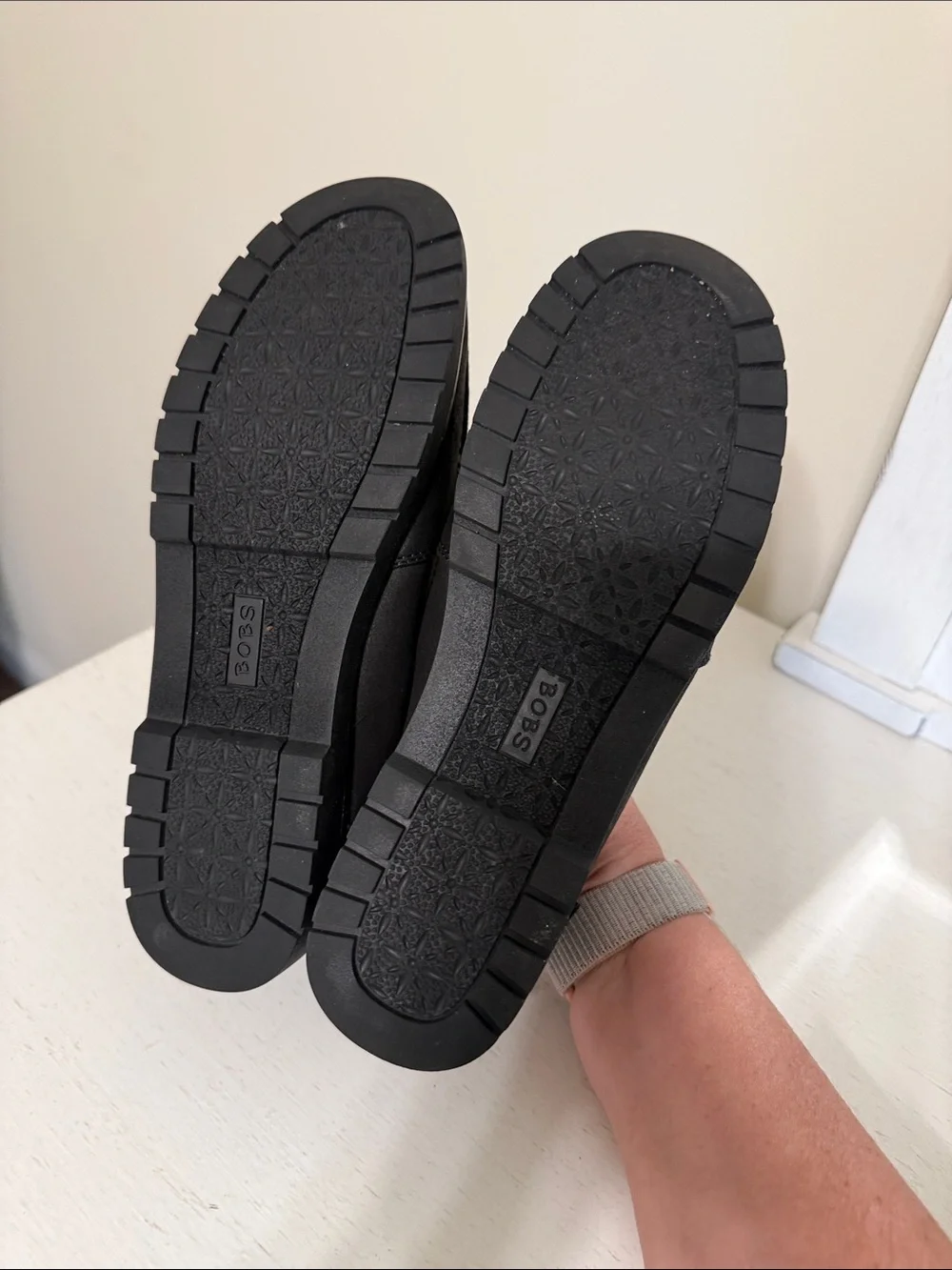 BOBS from Skechers Women’s Chill Lugs Central Look Black Vegan Loafers / Size 8